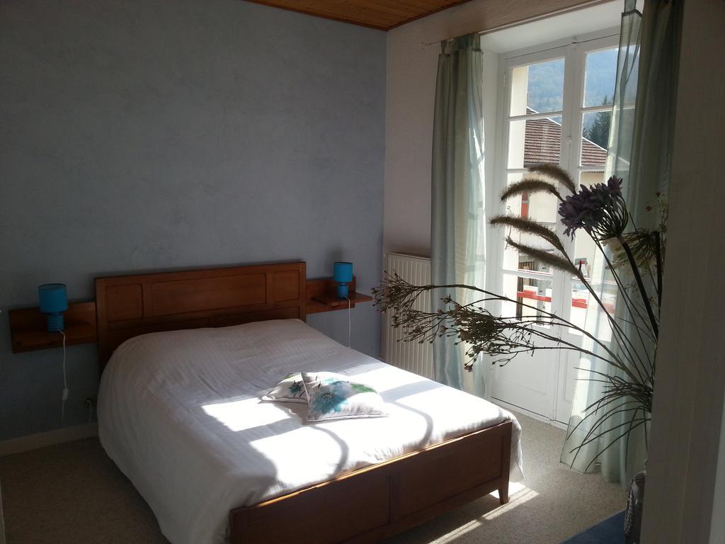 Les Grands Goulets Bed & Breakfast Ла Шапел-ен-Веркор Екстериор снимка